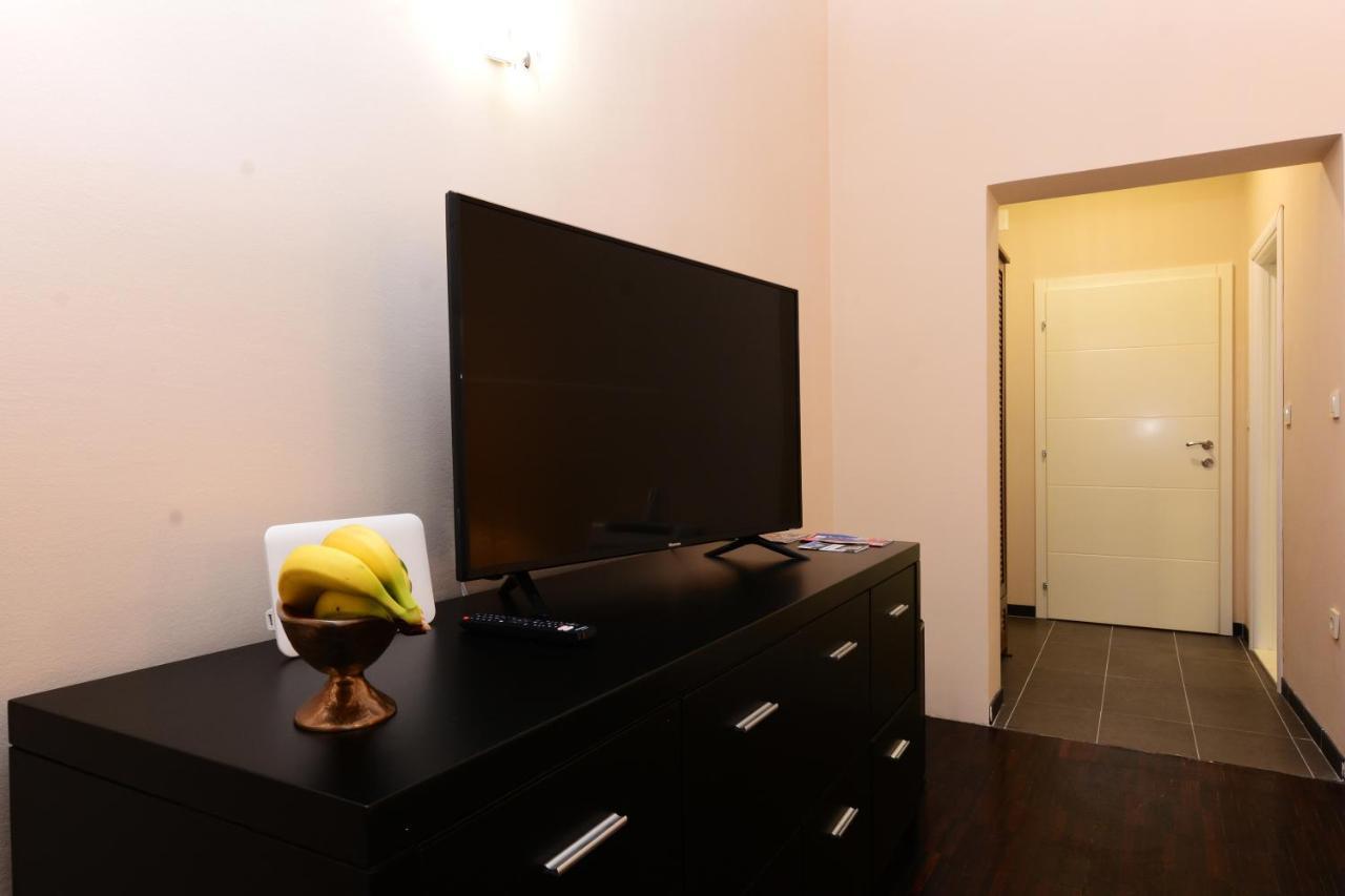 Luxury Room Uzorita B&B Σίμπενικ Εξωτερικό φωτογραφία