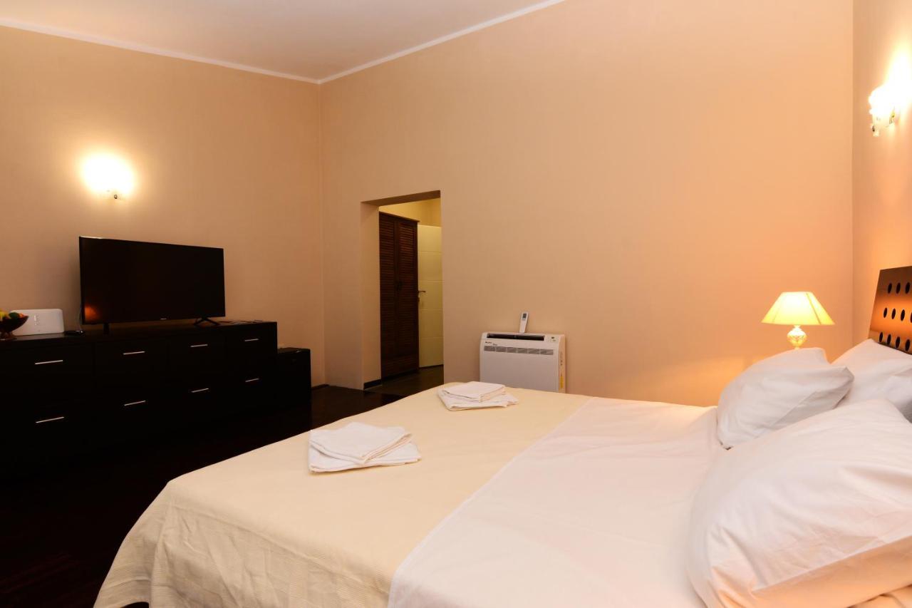 Luxury Room Uzorita B&B Σίμπενικ Εξωτερικό φωτογραφία