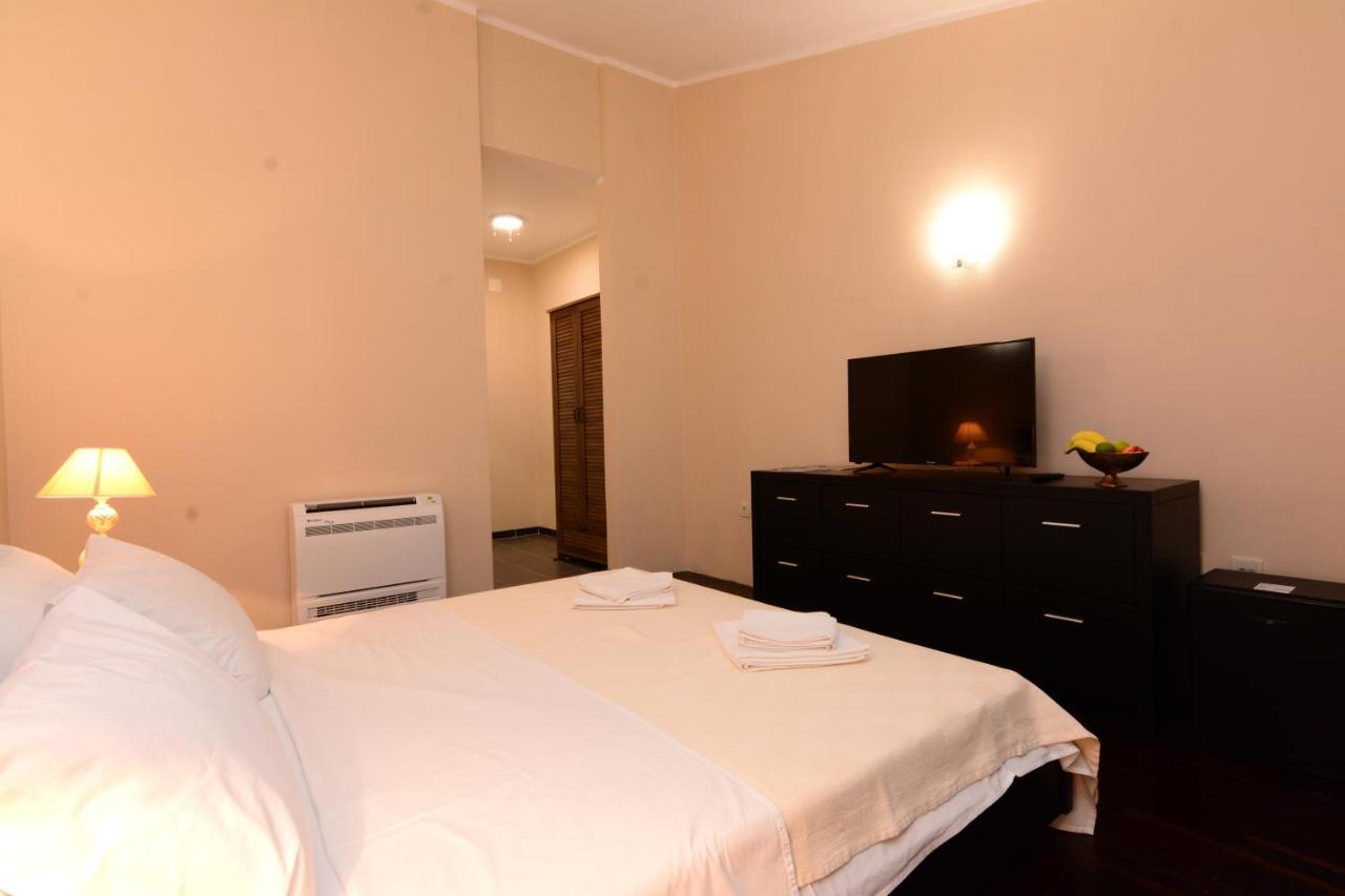 Luxury Room Uzorita B&B Σίμπενικ Εξωτερικό φωτογραφία