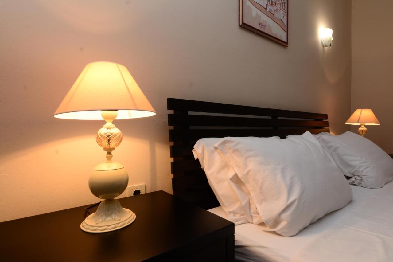 Luxury Room Uzorita B&B Σίμπενικ Εξωτερικό φωτογραφία