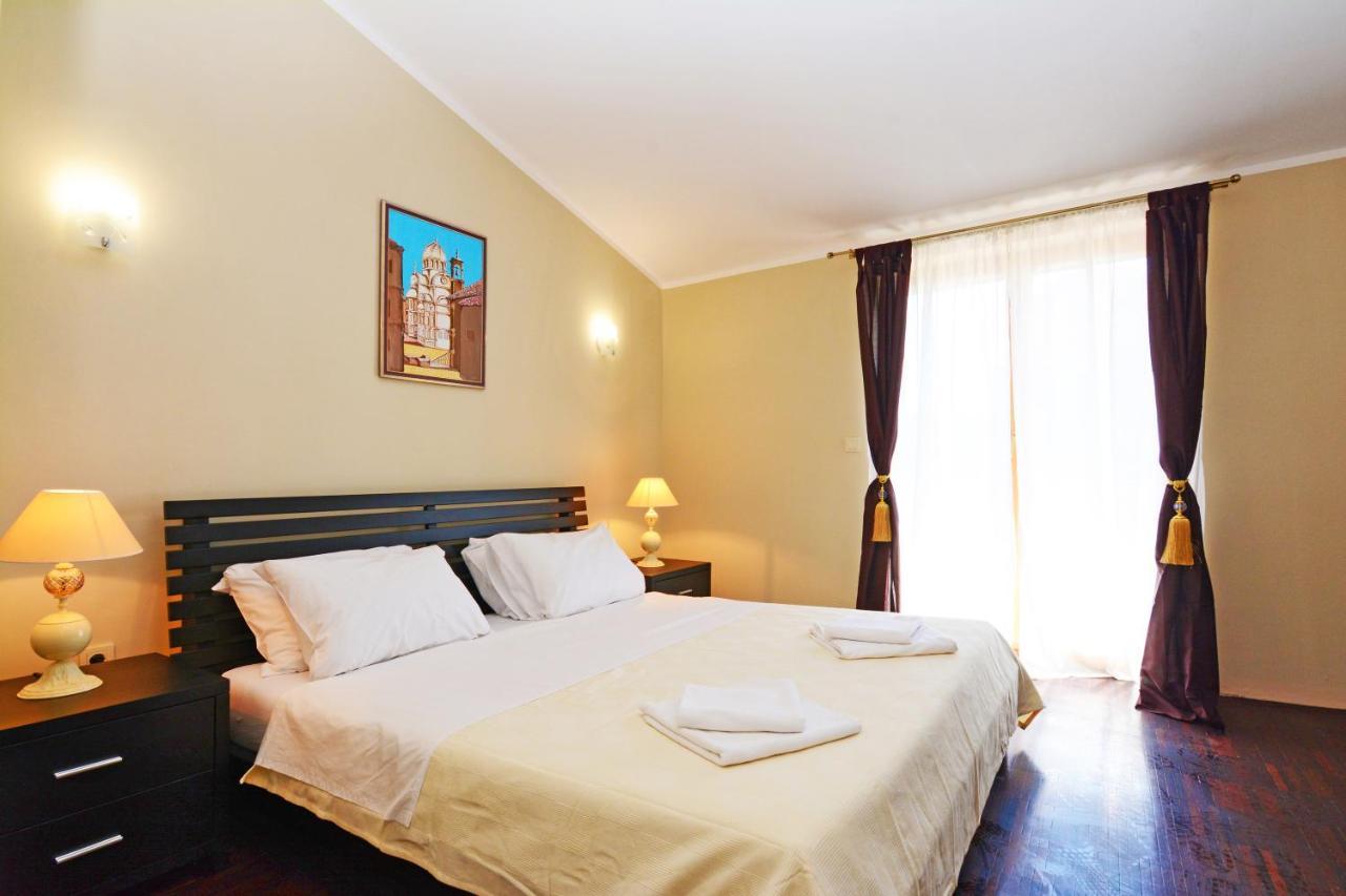Luxury Room Uzorita B&B Σίμπενικ Εξωτερικό φωτογραφία