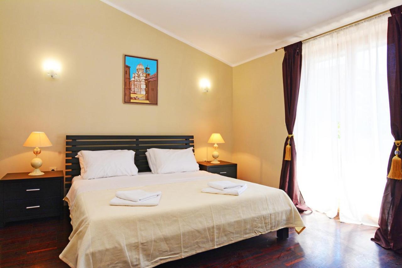 Luxury Room Uzorita B&B Σίμπενικ Εξωτερικό φωτογραφία