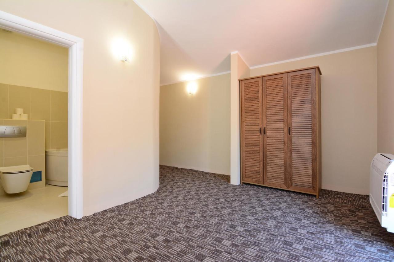 Luxury Room Uzorita B&B Σίμπενικ Εξωτερικό φωτογραφία