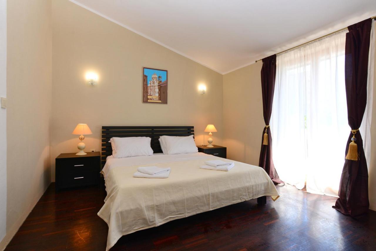Luxury Room Uzorita B&B Σίμπενικ Εξωτερικό φωτογραφία